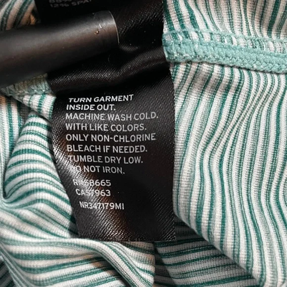 Zella Striped Long Sleeve Activewear Green Shirt Top Cutout Back - Size Small - Picture 6 of 10